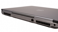 Dell Precision 17 7710 - wyloty ppowietrza z układu chłodzenia