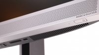 HP EliteOne 800 G3 - przycisk zasilania oraz maskownica głośników