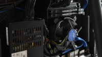 Gniazda DIMM oraz chłodzenie procesora