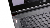 MSI GS43VR 7RE Phantom Pro - przycisk zasilania i klawiatura