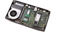 Intel NUC NUC6i7KYK Skull Canyon - chłodzenie procesora, sloty SO-DIMM oraz dwa gniazda M.2 (jedno z zainstalowanym dyskiem)
