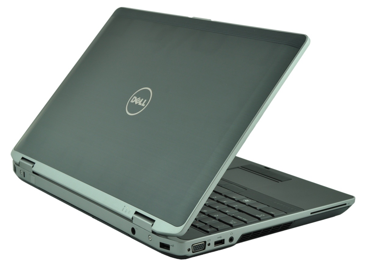 dell-latitude-e6530-5169_122246 - lab-kuzniewski.pl - Testy laptopów, recenzje i porównania Open Dell laptop showing keyboard and side ports with the lid angled back for use.