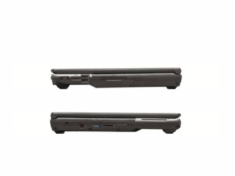 Fujitsu Celsius H920_1006_05 - lab-kuzniewski.pl - Testy laptopów, recenzje i porównania Two black laptop batteries shown side by side, displaying connectors and ports from different angles.
