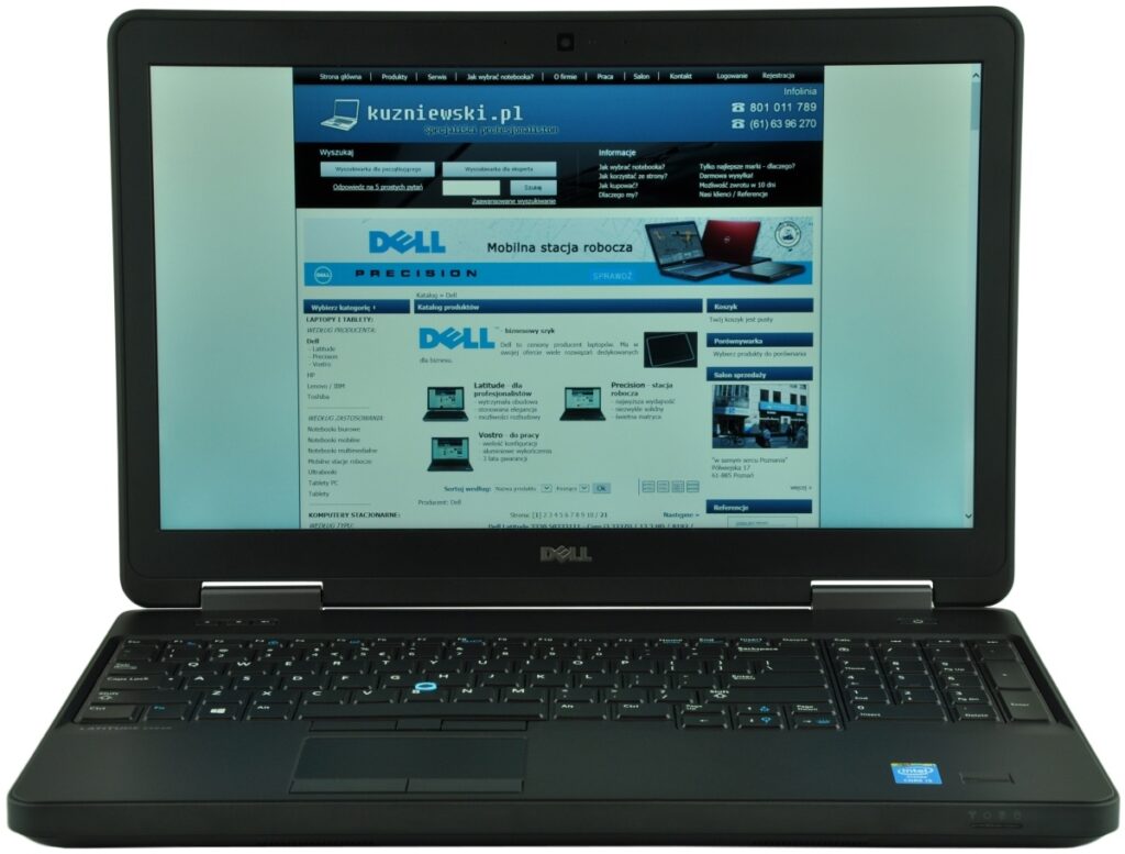 dell-latitude-e5540-5197_125696 - lab-kuzniewski.pl - Testy laptopów, recenzje i porównania Dell laptop open, displaying a blue-toned website on the screen with Dell branding visible in the middle of the page.